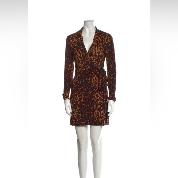 Reformation Leopard wrap dress - Picture 5 of 5